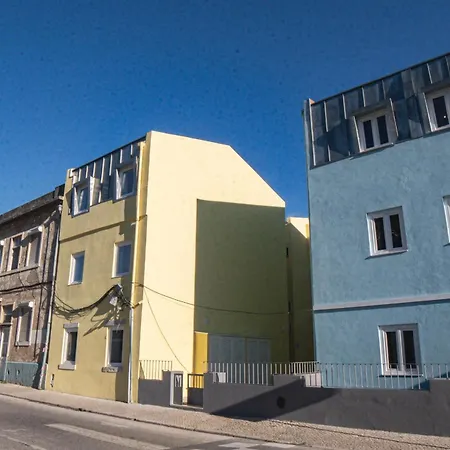 Yellow Charm - Campolide Apartments-3